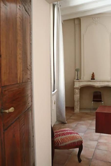 Апартаменты Uzes Centre Quartiers Des Arts Charme De L'Ancien Экстерьер фото